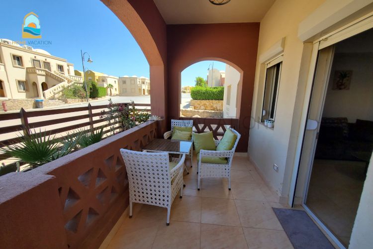 one bedroom furnished apartment makadi heights phase 1 red sea terrace (4)_c824a_lg